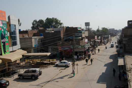 Major town roads have been rehabilitated under PMSIP, linking businesses and communities with each other. Black Box Sounds / World Bank